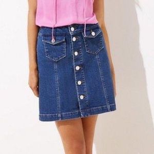 EUC Loft denim button front shift skirt, size 4/27